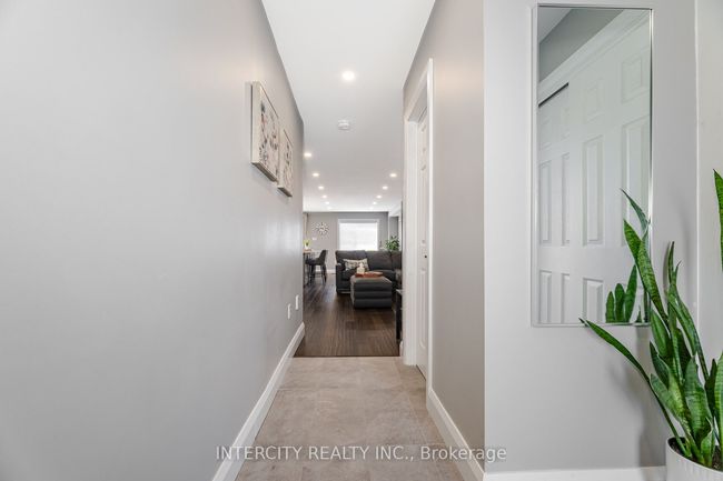 8 Sheardown Dr, House attached with 3 bedrooms, 3 bathrooms and 1 parking in Nobleton ON | Image 6