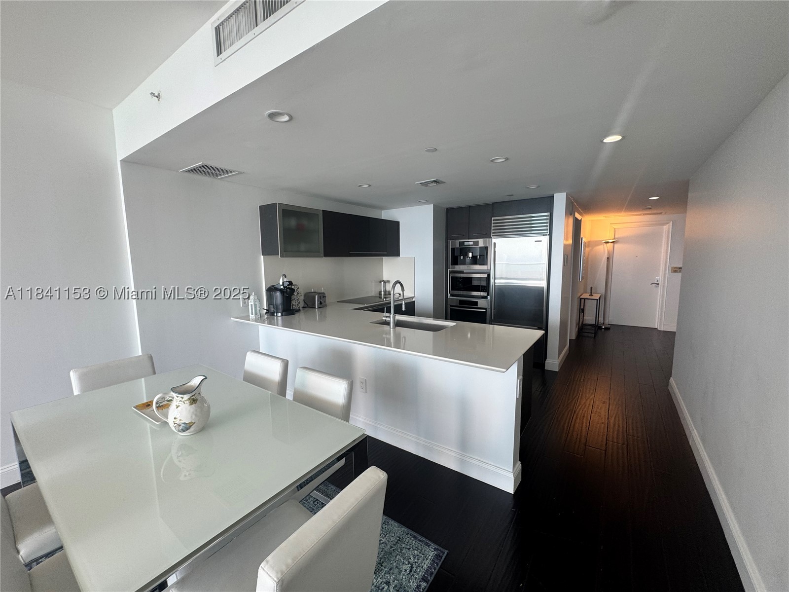 Residential in Sunny Isles Beach 3