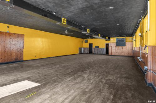 1716 State St, Bettendorf, IA, 52722-4940 | Card Image