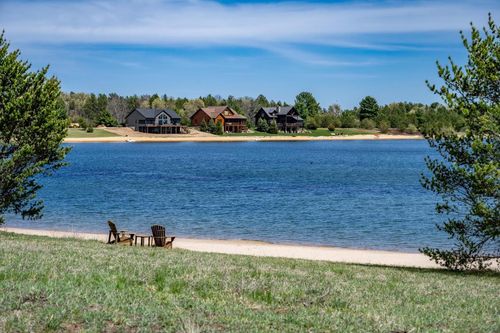 N8012 Copper Point Dr, New Lisbon, WI, 53950-9595 | Card Image