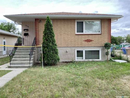 1208 Bond Street, Regina, SK, S4N1W9 | Card Image