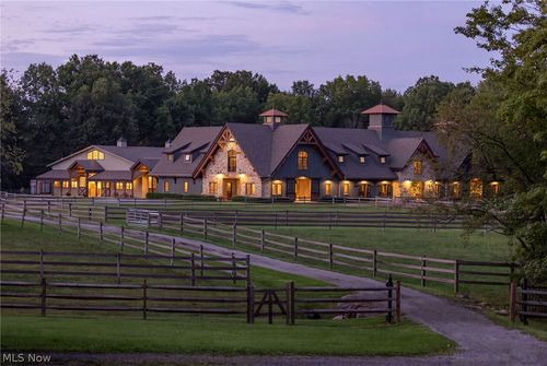10190 N Girdle Rd, Middlefield, OH, 44062-9539 | Card Image