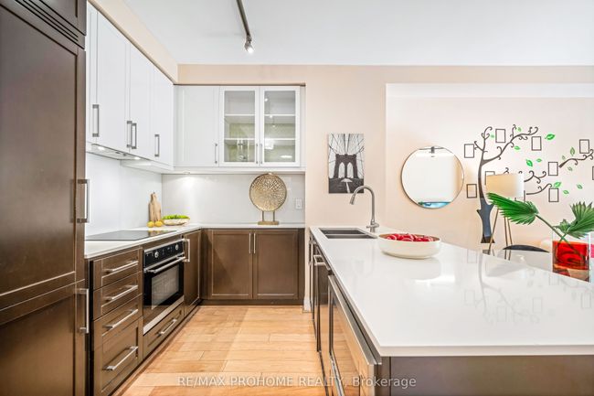 213 - 21 Clairtrell Rd, Condo with 2 bedrooms, 2 bathrooms and 1 parking in Toronto ON | Image 7