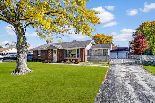 9417 S 76th Ct, Hickory Hills, IL, 60457-2118 | Card Image