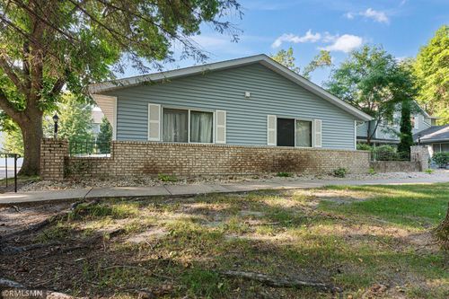 1202 W Royal Oaks Dr, Shoreview, MN, 55126-8477 | Card Image