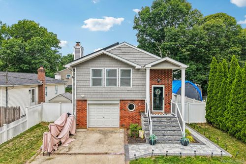 234 Buffalo Ave, Medford, NY, 11763-3749 | Card Image