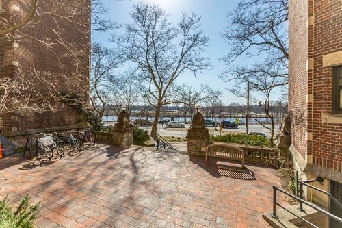 apt-201-993 Memorial Dr, Cambridge, MA, 02138-4898 | Card Image