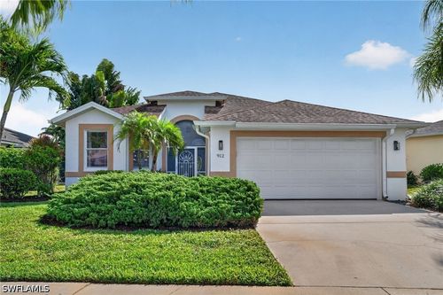 912 Briarwood Blvd, NAPLES, FL, 34104-0802 | Card Image