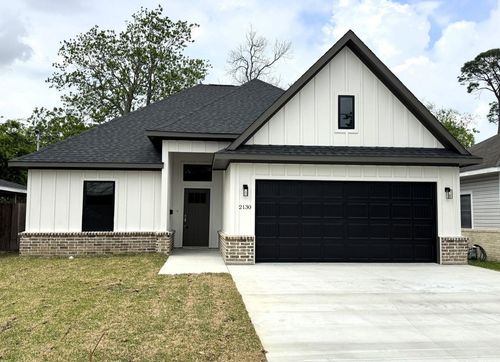 2130 11th St, Port Neches, TX, 77651-3825 | Card Image