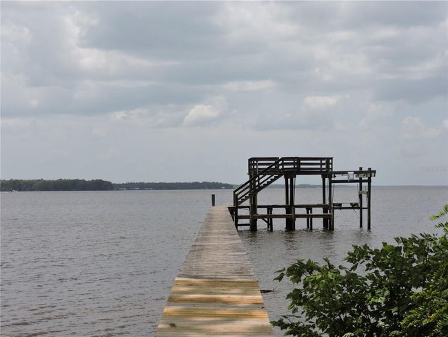 30 x 12 dock with 5, 000 pound boat lift | Image 4