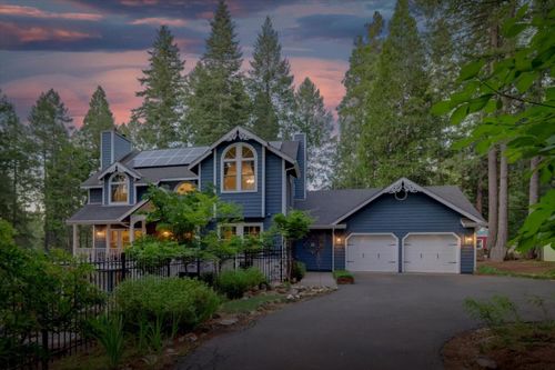 19793 Scotts Flat Rd, Nevada City, CA, 95959-9171 | Card Image