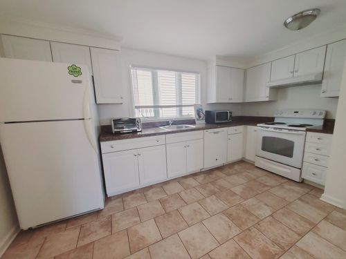 2-40 Dean St, Stamford, CT, 06902-6205 | Card Image