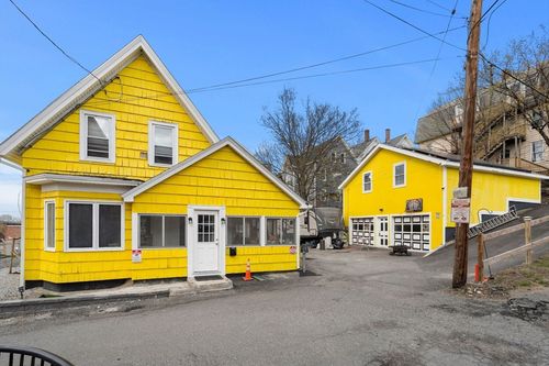 129 High St, Clinton, MA, 01510-2510 | Card Image