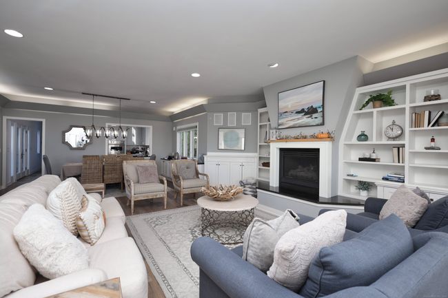 Living Room | Image 7