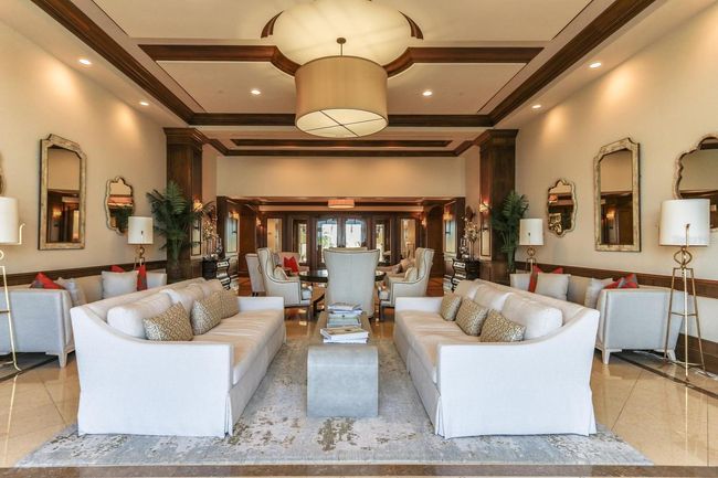 Savona Lobby | Image 44