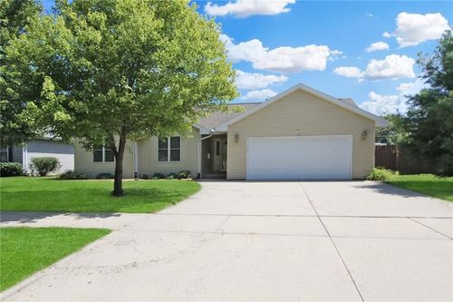 1208 S 17th St, Mattoon, IL, 61938-5512 | Card Image