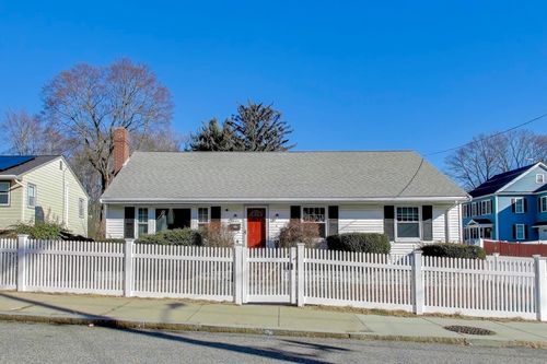 76 Dale St, Boston, MA, 02131-4632 | Card Image