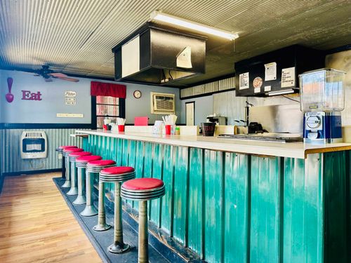 110 E Court Ave, Selmer, TN, 38375-2302 | Card Image