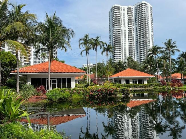 APT-1711 - 3530 Mystic Pointe Dr, Condo with 2 bedrooms, 2 bathrooms and null parking in Aventura FL | Image 18