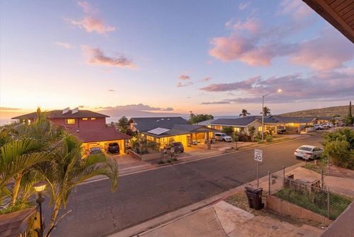 824 Hopoe St, Lahaina, HI, 96761-2125 | Card Image