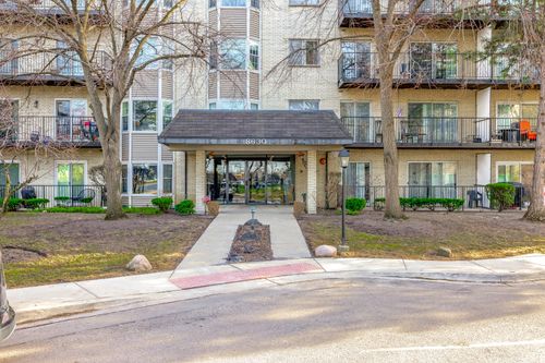 unit-317-8630 Waukegan Rd, Morton Grove, IL, 60053-2230 | Card Image