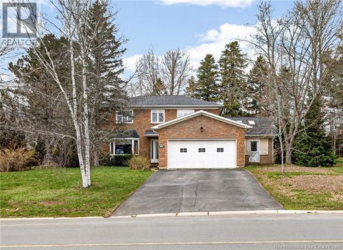 350 Vanier St, Dieppe, NB, E1A5N2 | Card Image