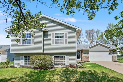 1925 Parkland, Ely, IA, 52227 | Card Image