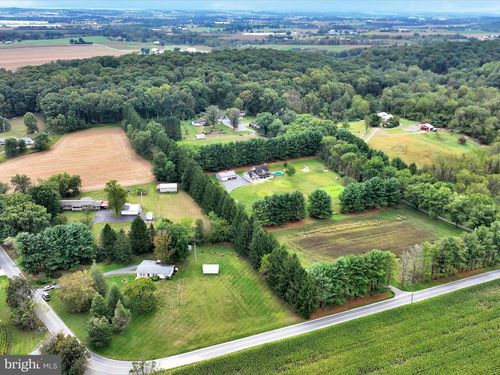 390 Swope Rd, BETHEL, PA, 19507-9550 | Card Image