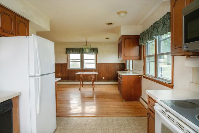 28352 Evergreen Ave, Home with 4 bedrooms, 1 bathrooms and null parking in Aplington IA | Image 8