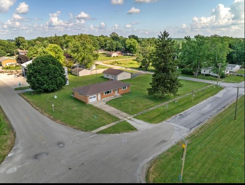 200 S Madison St, Towanda, IL, 61776 | Card Image