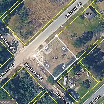 Land in Waycross