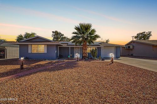 10929 W Oakmont Dr, Sun City, AZ, 85351-3319 | Card Image