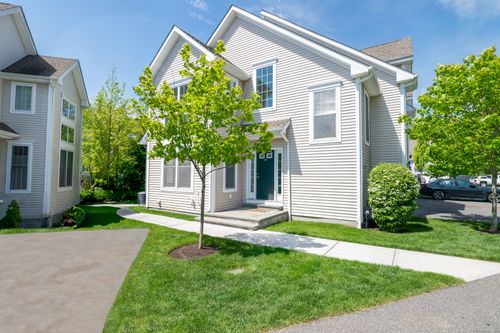 39-39 Copper Square Dr, Bethel, CT, 06801-3236 | Card Image