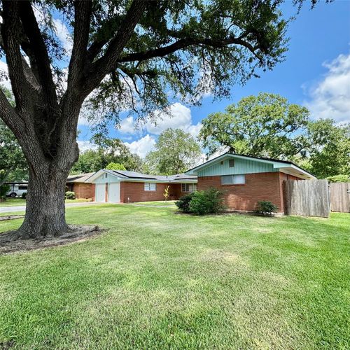 1701 Gillette St, Baytown, TX, 77520-3408 | Card Image