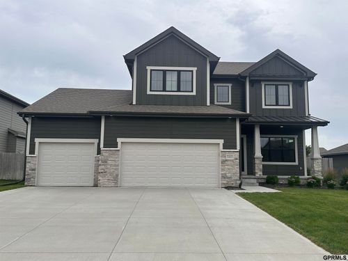 5205 Helwig Ave, Papillion, NE, 68133-2696 | Card Image