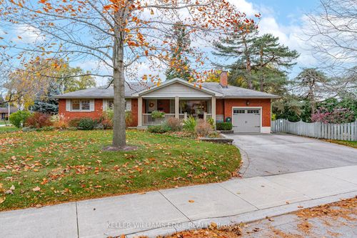 2182 Clarendon Park Dr, Burlington, ON, L7R1X1 | Card Image