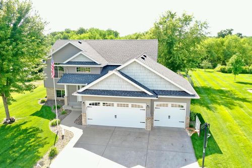 972 Waters Edge Cir, Avon, MN, 56310-4522 | Card Image