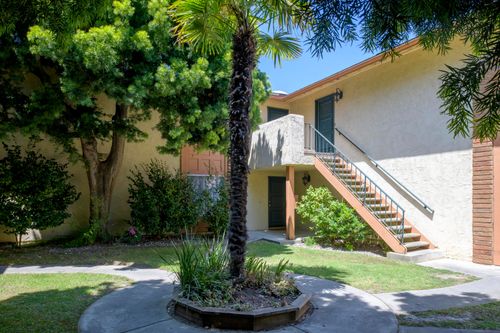 j-452 Linfield Pl, GOLETA, CA, 93117-4030 | Card Image