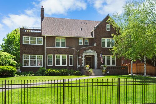 818 Summit Ave, Saint Paul, MN, 55105-3354 | Card Image