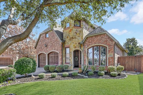 2012 S Hill Dr, Irving, TX, 75038-6209 | Card Image