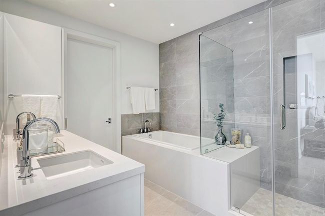 UNIT-605 - 2323 W Main St, Condo with 2 bedrooms, 3 bathrooms and 2 parking in Houston TX | Image 11