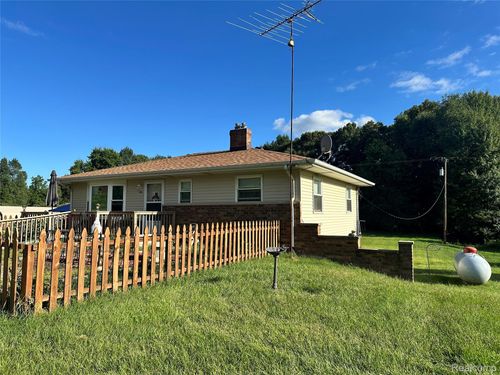 3326 Oak Grove Rd, North Branch, MI, 48461-8879 | Card Image