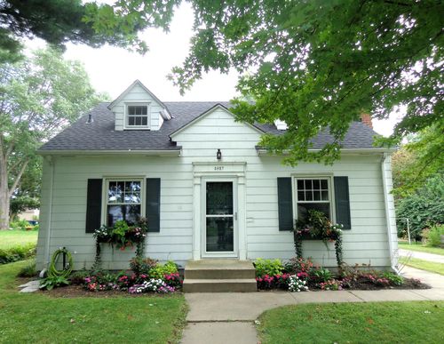 3927 Reservoir Blvd, Columbia Heights, MN, 55421-4034 | Card Image