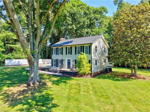 553 Cross Creek Dr, Mount Airy, NC, 27030-9194 | Card Image
