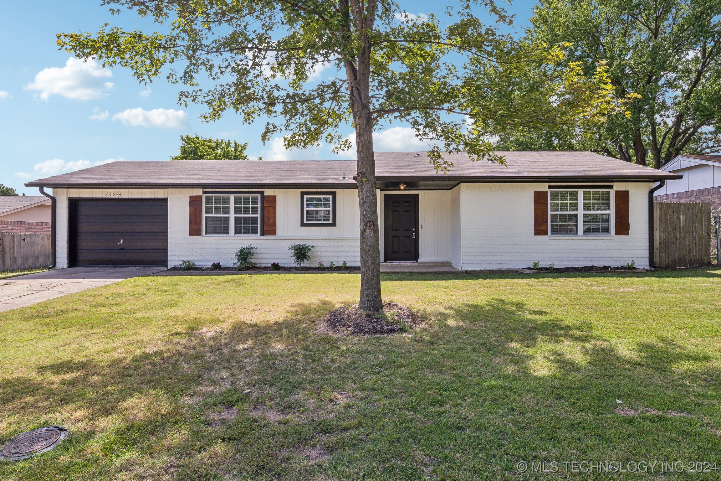 140th St, Coweta, OK 74429