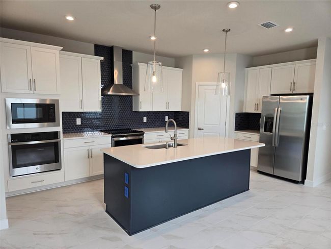 14437 Maiden Ter, House other with 4 bedrooms, 3 bathrooms and null parking in LAKEWOOD RANCH FL | Image 5