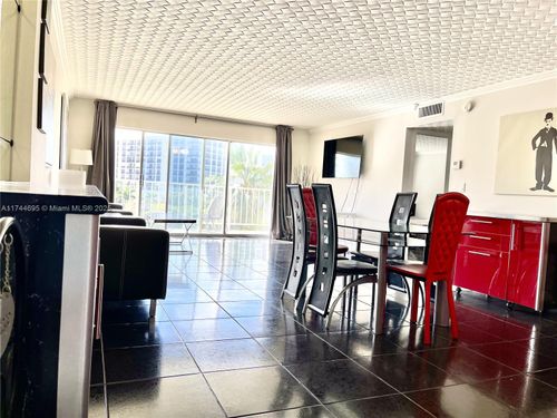 apt-609-200 178th Dr, Sunny Isles Beach, FL, 33160-2861 | Card Image