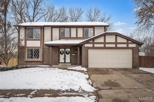 2471 Pheasant Run Dr, Maryland Heights, MO, 63043-1417 | Card Image