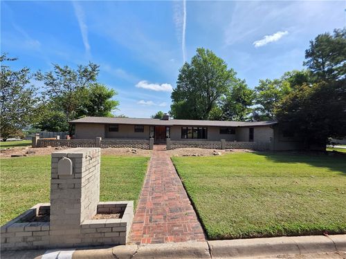 1 Meadow Lark Ln, Harrison, AR, 72601-2311 | Card Image