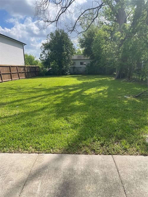 1804 Benson St, Houston, TX, 77020-2406 | Card Image